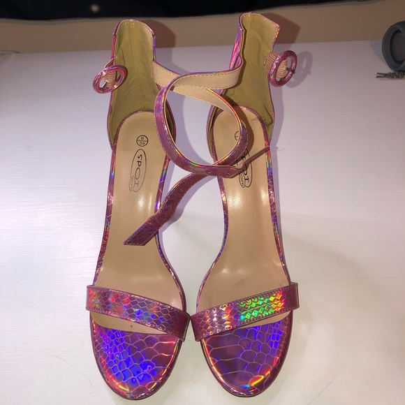 Pink heels - Picture 3 of 4